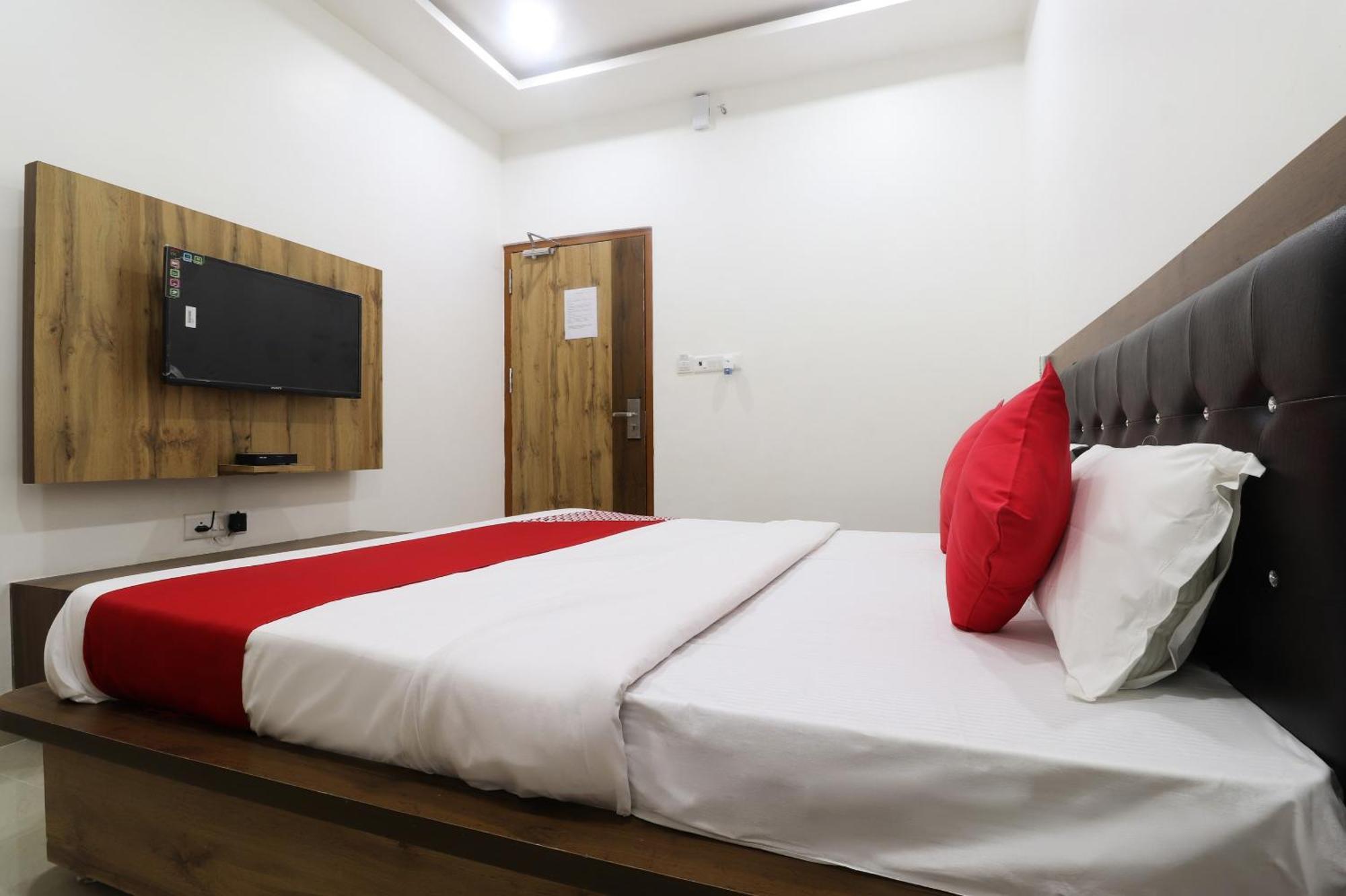 Hotel O Vrindavan Inn Near Lulu Mall Bijnaur Екстериор снимка